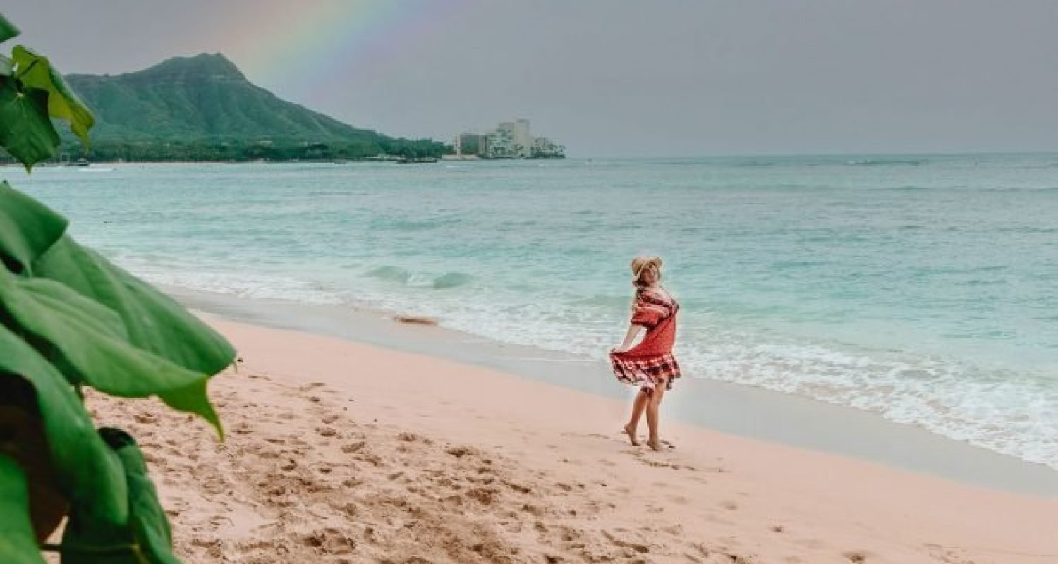 lady-relaxing-at-waikiki-beach-hawaii